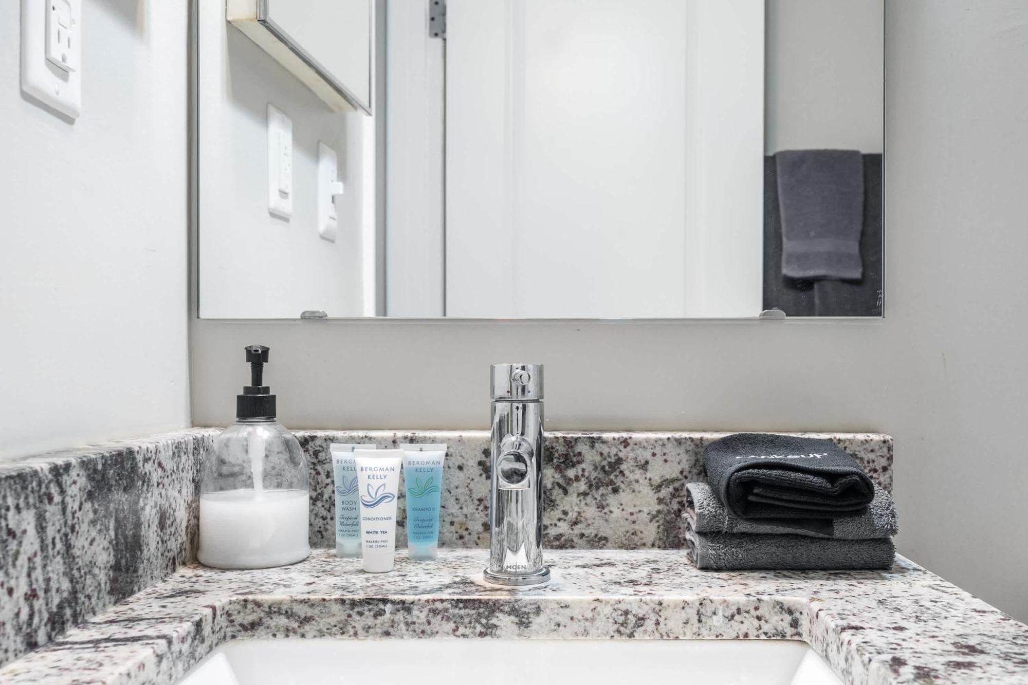 Modern Mass Ave 1Br Apartment With Kitchen Indianapolis Esterno foto